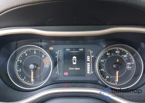 2016 Jeep Cherokee Latitude z USA, uszkodzony, nr VIN 1C4PJLCB0GW350701